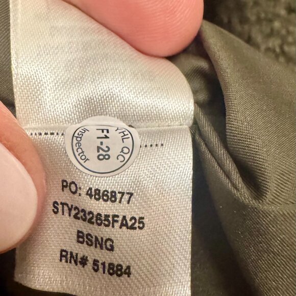 Patagonia Lonesome Mesa Hooded Parka in Basil Green - NWT– Women’s Large - Picture 9 of 16